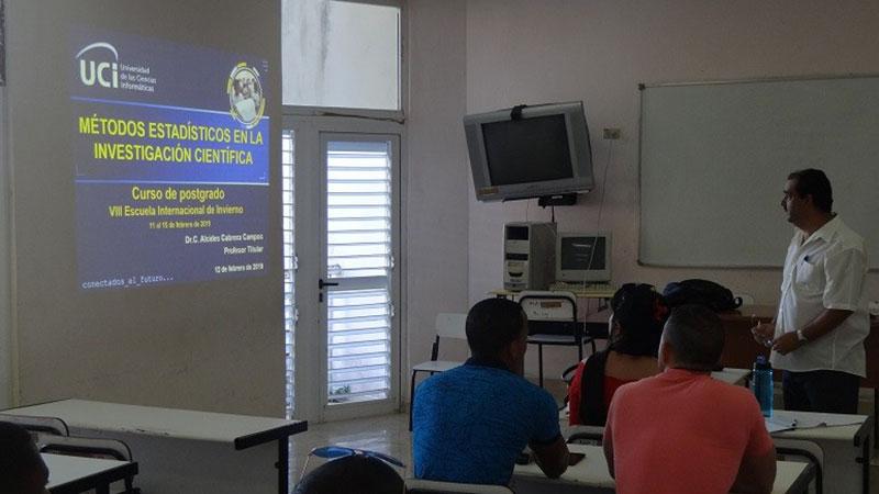 In Lab 1 of the School Building José Antonio Echeverría, Dr. Sc. Alcides Cabrera is teaching the course Statistics Methods in Scientific Research.  