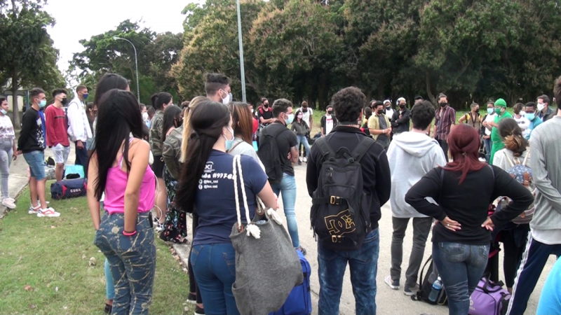 Jóvenes voluntarios Jóvenes voluntarios