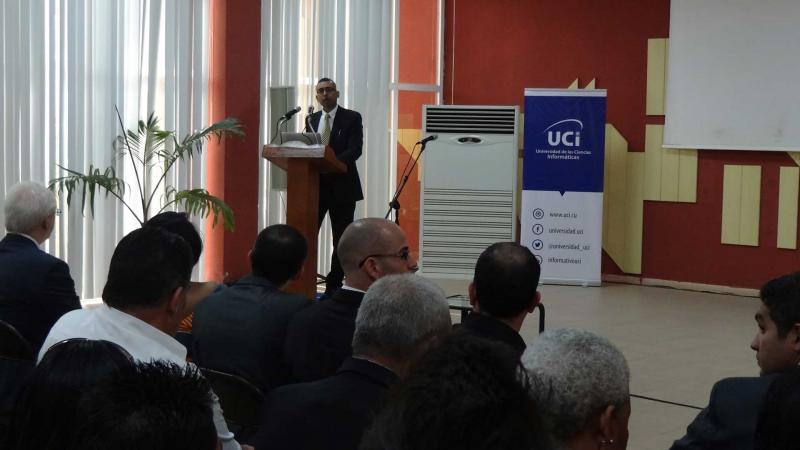 Ph.D. Sanjay Goel gave a lecture on cybersecurity at the University of Informatics Sciences.