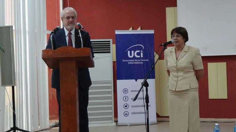 Ph.D. James R. Stellar, president of the University of Albany, New York, thanked the University of Informatics Sciences for the warm welcome given to  his delegation