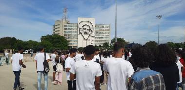 Peregrinación en homenaje al Comandante Camilo Cienfuegos.