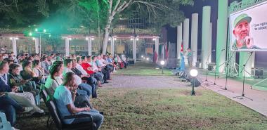 Velada político - cultural en homenaje a Fidel.