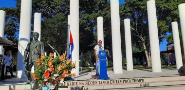 El acto político- cultural por la fecha se efectuó en la Plaza Mella y lo presidió el Dr.C. Yanio Hernández Heredia, vicerrector primero de la UCI y miembros del Consejo universitario.