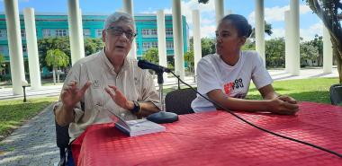 Los jóvenes de la UCI participaron en la presentación del libro “Prosas cubanas por Alicia Alonso”.