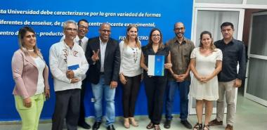 En el salón de la maqueta tuvo lugar la firma del convenio de colaboración entre la UCI y la Universidad Internacional de las Comunicaciones (Lauicom) de Venezuela.