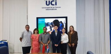 Representantes de la empresa Hangzhou de China sostienen encuentro con directivos de la UCI.