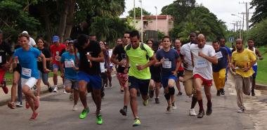 Con la carrera de maratón desde el Gimnasio arrancaron los Juegos Deportivos de Trabajadores