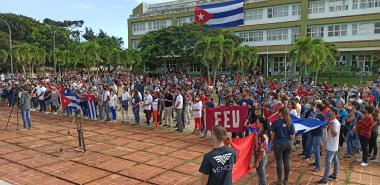 La UCI defiende los valores genuinos de la Revolución.