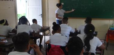 Este ejército de jóvenes que pertenecen al proyecto Educando por Amor celebran por estos días el Festival de la clase de la Facultad 4.