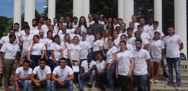 Estudiantes de la Facultad 4 celebran la culminación de sus estudios