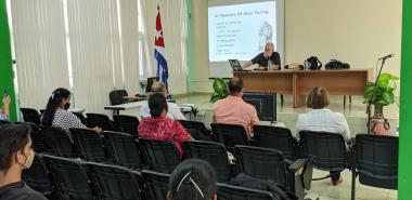 Jon Maddog intercambió con estudiantes y especialistas de la UCI sobre código abierto y softwares libres en el escenario internacional.