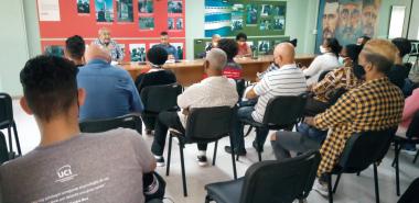 José Guzmán Sánchez, profesor de Economía Política de la UCI inició el conversatorio contando anécdotas sobre su vínculo con Fidel.
