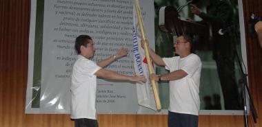 Recibió la bandera, de manos del coordinador provincial de los CDR, el profesor de la Facultad 2 de la UCI, Roberto Antonio Infante Milanés, jefe del destacamento de donates voluntarios de sangre