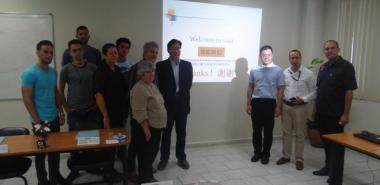 Estudiantes y directivos dieron la bienvenida a los profesores chinos de la Biblioteca del CERC