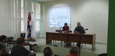 El Rector de la UCI intercambió con los estudiantes de primer año de la Facultad 3 para conocer necesidades y dificultades. Foto: Juan Félix Hernández Rodríguez