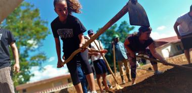 Los delegados participaron en las acciones de apoyo a entidades agrícolas de los municipios de La Lisa y Arroyo Naranjo. Foto: Evelio Piedra Cueria y José Manuel Castellanos Mecías