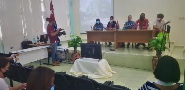 Los panelistas compartieron experiencias personales y profesionales de su estancia en Venezuela y Angola.