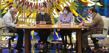 Ministro de Educación Superior de Cuba comparece en Mesa Redonda