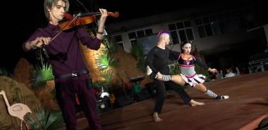El grupo de danza moderna Ámbar, con la obra Game over. Universidad de Ciencias Informáticas UCI