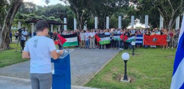 Celebran en la UCI acto de solidaridad con el pueblo palestino.