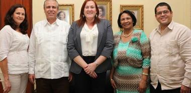 La Dra.C. Miriam Nicado intercambió con funcionarios del Ministerio de Educación Superior, del Ministerio de Educación, con la Ministra de la Mujer, así como con rectores de universidades.