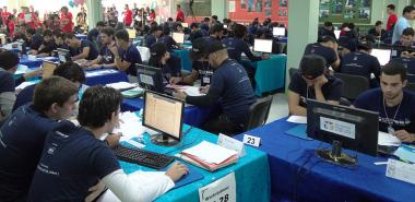 Inicia en la UCI Final Regional del ACM-ICPC