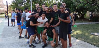 Monarcas en tiempos de Juegos Mella