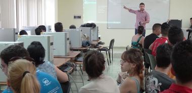 Nuevos aprendizajes en VI Escuela de Invierno en la UCI
